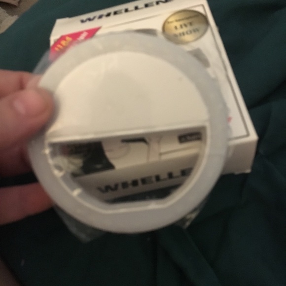 Accessories - Detachable Selfie Light for any device. NWT